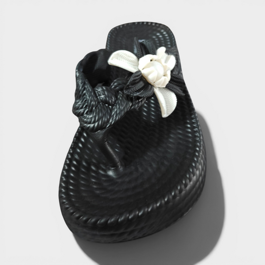 Elegant Floral Platform Flip Flops – Textured Comfort Slippers for Women