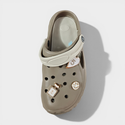 Trendy Charm Clogs for Kids – Lightweight Comfort Garden Shoes