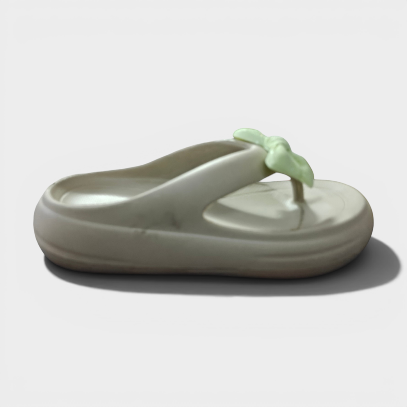 Minimalist Flower Accent Flip Flops – Lightweight Casual Comfort Slippers